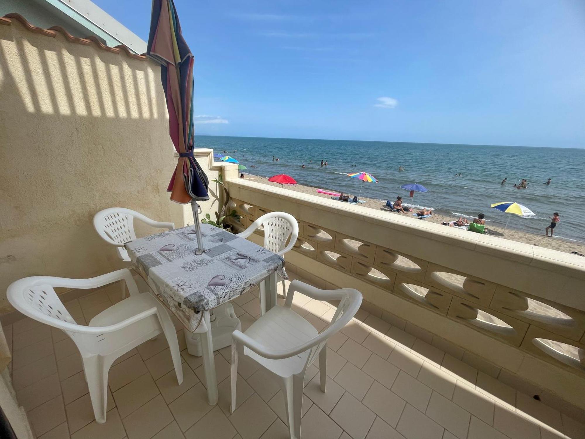 Paradiso Fronte Mare Agnone Bagni Exteriör bild